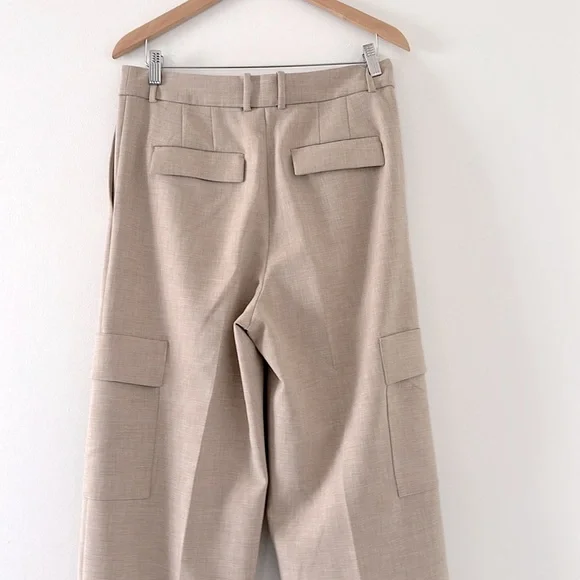 Aritzia Babaton Spotlight Cargo Pant high rise
Straight Leg - Picture 9 of 16
